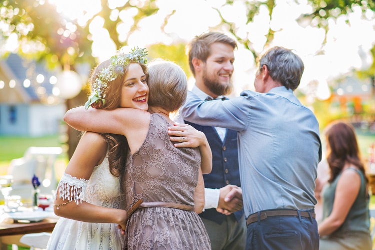 Podziękowanie dla rodziców na ślub – jaki prezent wybrać?